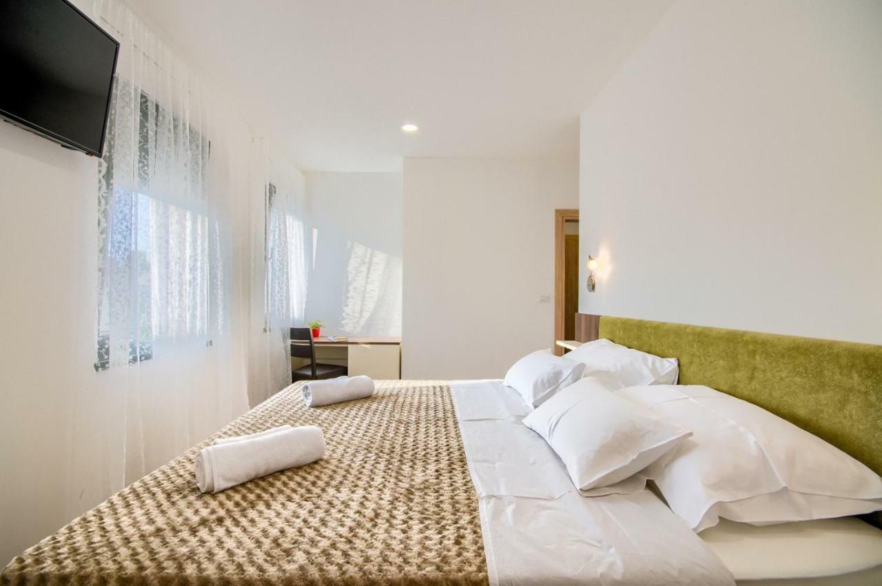 Rooms K&T sea side luxury Pula Extérieur photo